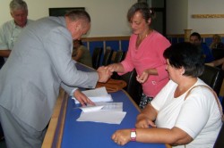 Potpisani ugovori o dodjeli 16 potkrovnih stanova u Vitkovićima