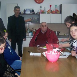 Ministar Esed Radeljaš uručio djeci skromne poklone
