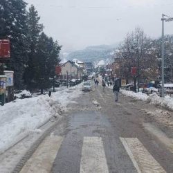 Snijeg izazvao probleme u Goraždu, obustavljena nastava