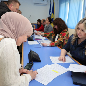Potpisani ugovori o dodjeli studentskih stipendija redovnim studentima prvog i drugog ciklusa za studijsku 2024/2025. godinu