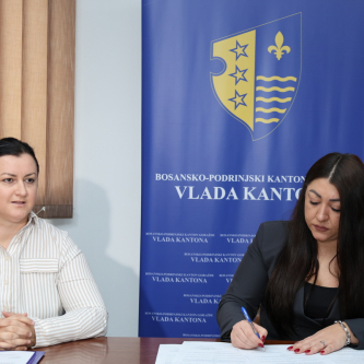 Potpisan ugovor: Za provođenje mjera energetske efikasnosti na objektu Policijske stanice Prača izdvojeno 52.000,00 KM