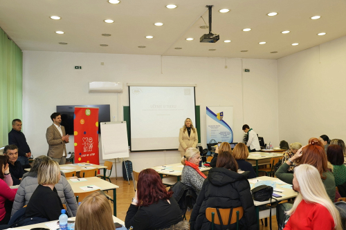 Zajedničkim snagama ka unapređenju nastave: u toku edukacija o formativnom ocjenjivanju